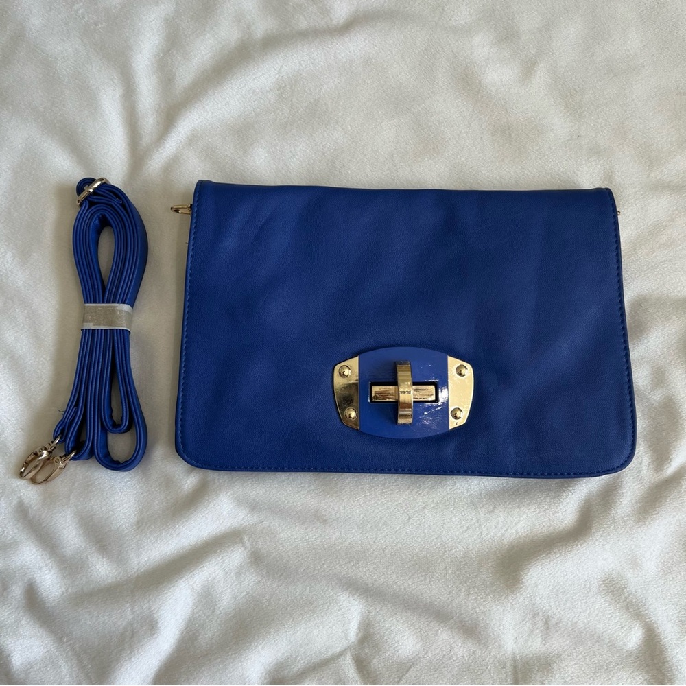 Street Level- blue bag